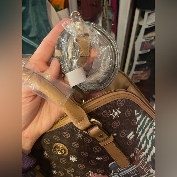 Giani Bernini Holiday Bears Purse - Picture 3 of 12